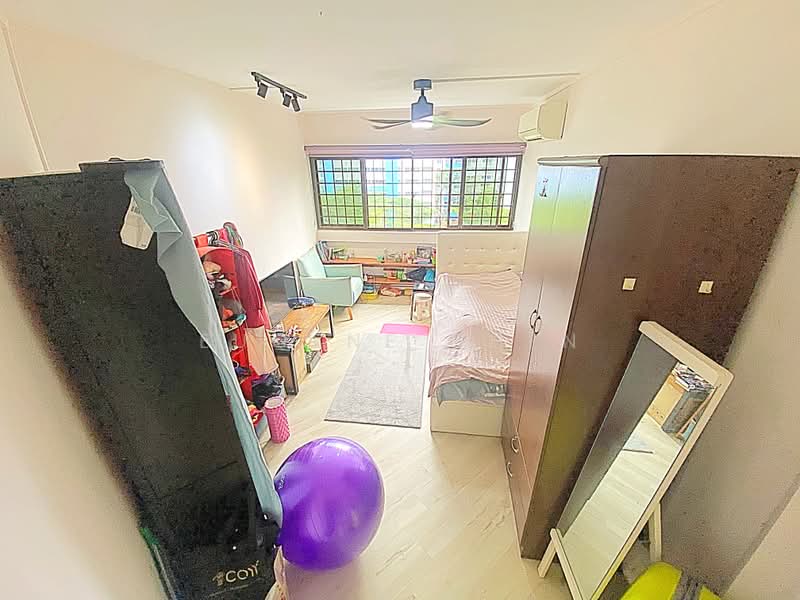 110 Bukit Batok West Avenue 6, 110 Bukit Batok West Avenue 6, 3 Bedrooms, 1,421 sqft, HDB Flat For Sale, by Eugene Chen, 500166697 - Bedroom - PropertyGuru.com.sg