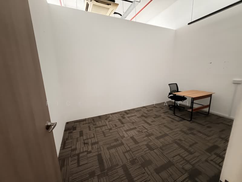 Oxley BizHub, 61 Ubi Road 1, 947 sqft, Light Industrial (B1) For Sale, by Rick Khiantani, 500166703 - Interior - CommercialGuru.com.sg