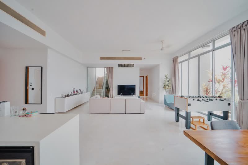 One Devonshire, 1 Devonshire Road, 4 Bedrooms, 4,876 sqft, Condominium For Sale, by Jonathan Phay, 500166705 - Living Room - PropertyGuru.com.sg
