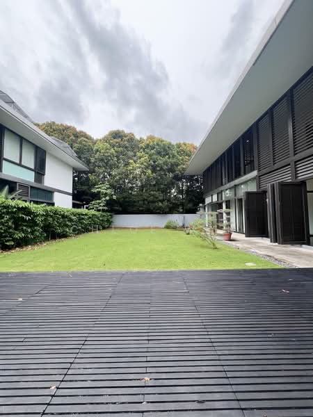 GCB in School Zone, Queen Astrid Park, Leedon Park, Coronation West, 4 Bedrooms, 10,000 sqft, Good Class Bungalow For Rent, by Chloe Wan, 500166708 - Exterior - PropertyGuru.com.sg