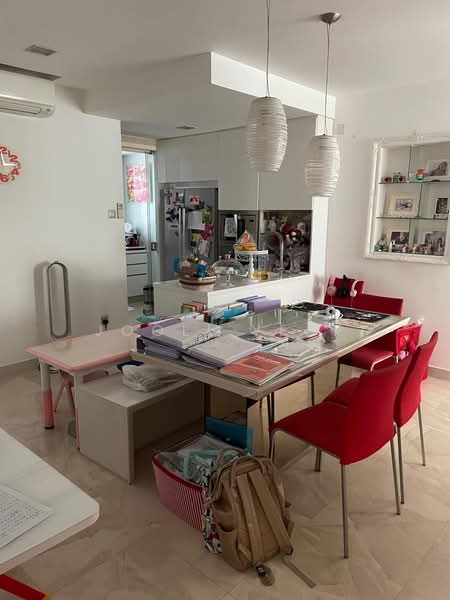 Gardenvista, 950 Dunearn Road, 4 Bedrooms, 1,345 sqft, Condominium For Sale, by Jooli Yeap, 500166715 - Dining Room - PropertyGuru.com.sg