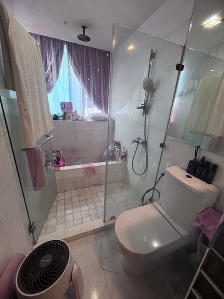 Gardenvista, 950 Dunearn Road, 4 Bedrooms, 1,345 sqft, Condominium For Sale, by Jooli Yeap, 500166715 - Bathroom - PropertyGuru.com.sg
