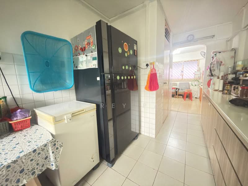 311 Yishun Ring Road, 311 Yishun Ring Road, Room Rental, 120 sqft, HDB Flat For Rent, by Jeffrey Pang, 500166720 - Kitchen - PropertyGuru.com.sg