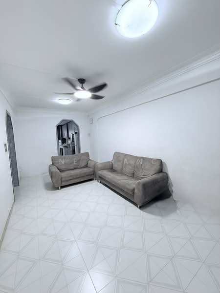 180 Bukit Batok West Avenue 8, 180 Bukit Batok West Avenue 8, 2 Bedrooms, 721 sqft, HDB Flat For Sale, by Jane Francis, 500166722 - Living Room - PropertyGuru.com.sg