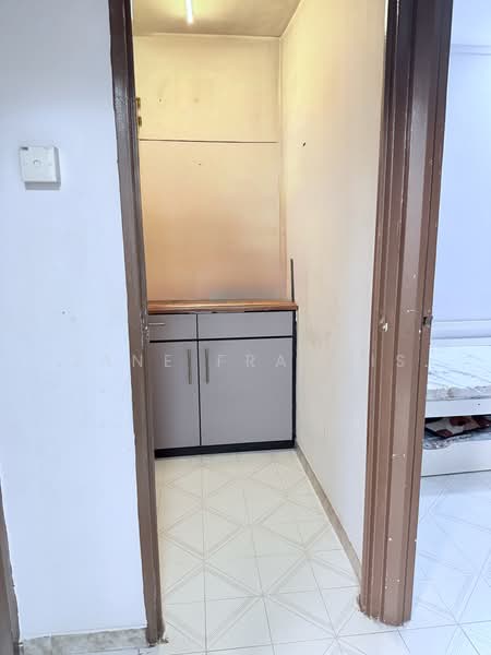 180 Bukit Batok West Avenue 8, 180 Bukit Batok West Avenue 8, 2 Bedrooms, 721 sqft, HDB Flat For Sale, by Jane Francis, 500166722 - Storeroom - PropertyGuru.com.sg