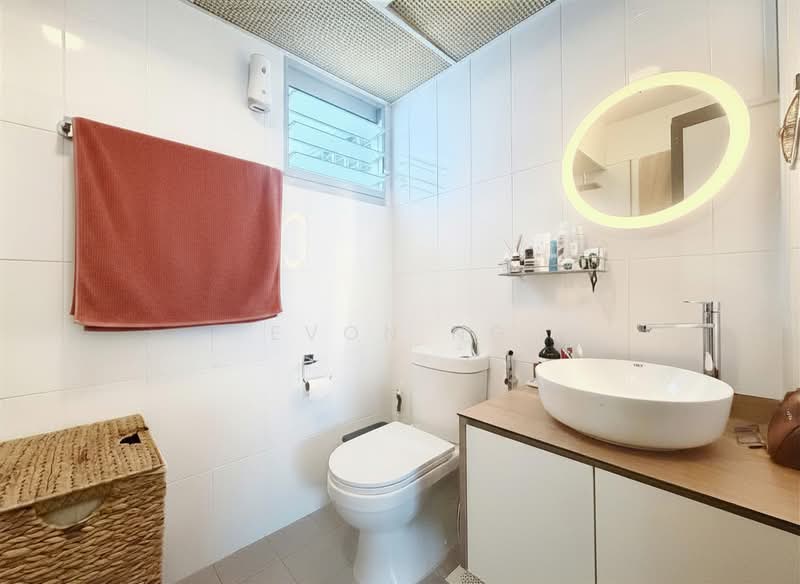 677C Yishun Ring Road, 677C Yishun Ring Road, 3 Bedrooms, 1,001 sqft, HDB Flat For Sale, by Evon Ng, 500166729 - Master Bathroom - PropertyGuru.com.sg