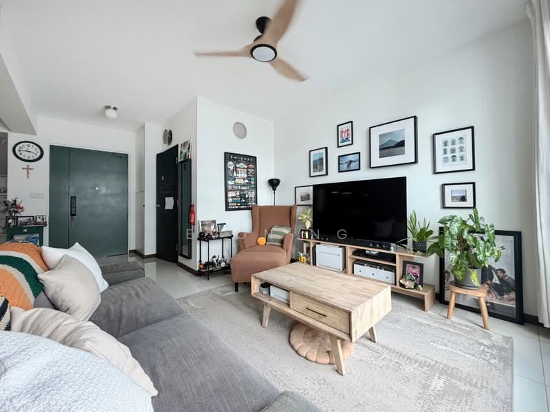 677C Yishun Ring Road, 677C Yishun Ring Road, 3 Bedrooms, 1,001 sqft, HDB Flat For Sale, by Evon Ng, 500166729 - Living Room - PropertyGuru.com.sg