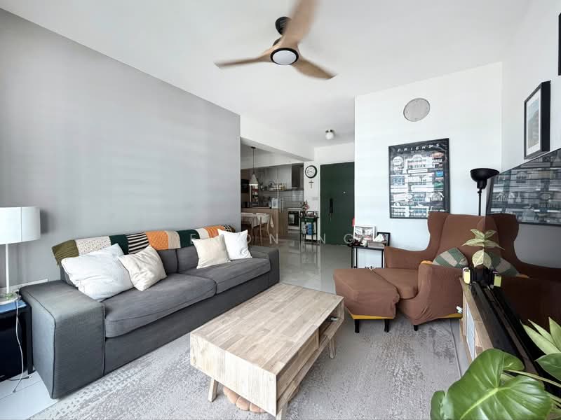 677C Yishun Ring Road, 677C Yishun Ring Road, 3 Bedrooms, 1,001 sqft, HDB Flat For Sale, by Evon Ng, 500166729 - Living Room - PropertyGuru.com.sg