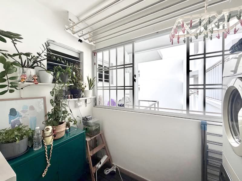 677C Yishun Ring Road, 677C Yishun Ring Road, 3 Bedrooms, 1,001 sqft, HDB Flat For Sale, by Evon Ng, 500166729 - Yard - PropertyGuru.com.sg