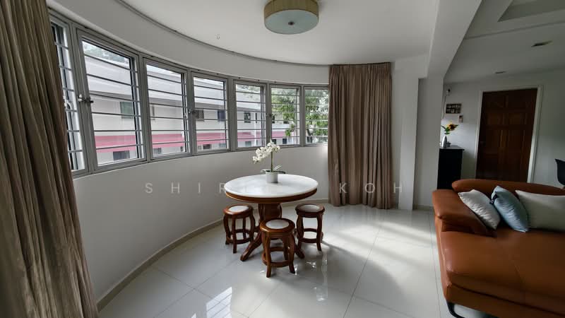 655 Hougang Avenue 8, 655 Hougang Avenue 8, 3 Bedrooms, 1,291 sqft, HDB Flat For Sale, by Shirley Koh, 500166733 - Living Room - PropertyGuru.com.sg