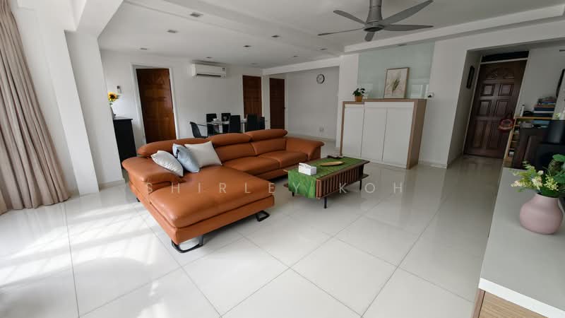 655 Hougang Avenue 8, 655 Hougang Avenue 8, 3 Bedrooms, 1,291 sqft, HDB Flat For Sale, by Shirley Koh, 500166733 - Living Room - PropertyGuru.com.sg