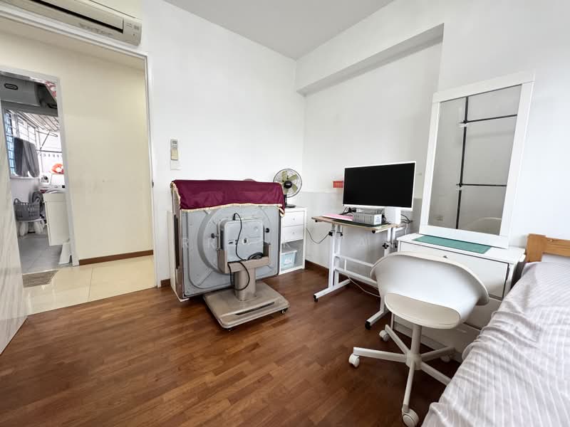 23 Teban Gardens Road, 23 Teban Gardens Road, 3 Bedrooms, 936 sqft, HDB Flat For Sale, by Derrick Dang, 500166743 - Study - PropertyGuru.com.sg