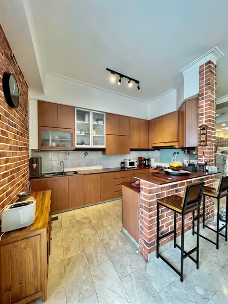 ‼️ Rare Inter-Terrace in D10 Holland Enclave • 1km Henry Park Pri ★Eminence Landed★, Holland Grove Road, Mount Sinai, Moonbeam Terrace, 3 Bedrooms, 2,740 sqft, Terraced House For Sale, by Clarry Au, 500166747 - Kitchen - PropertyGuru.com.sg