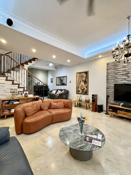‼️ Rare Inter-Terrace in D10 Holland Enclave • 1km Henry Park Pri ★Eminence Landed★, Holland Grove Road, Mount Sinai, Moonbeam Terrace, 3 Bedrooms, 2,740 sqft, Terraced House For Sale, by Clarry Au, 500166747 - Living Room - PropertyGuru.com.sg
