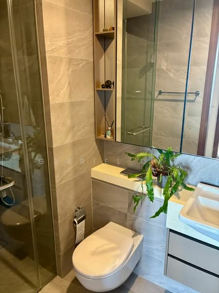 Stirling Residences, 23 Stirling Road, 2 Bedrooms, 689 sqft, Condominium For Rent, by Gabriel Ong, 500166754 - Bathroom - PropertyGuru.com.sg