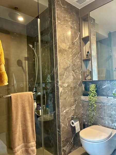 Stirling Residences, 23 Stirling Road, 2 Bedrooms, 689 sqft, Condominium For Rent, by Gabriel Ong, 500166754 - Bathroom - PropertyGuru.com.sg
