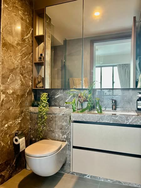 Stirling Residences, 23 Stirling Road, 2 Bedrooms, 689 sqft, Condominium For Rent, by Gabriel Ong, 500166754 - Bathroom - PropertyGuru.com.sg