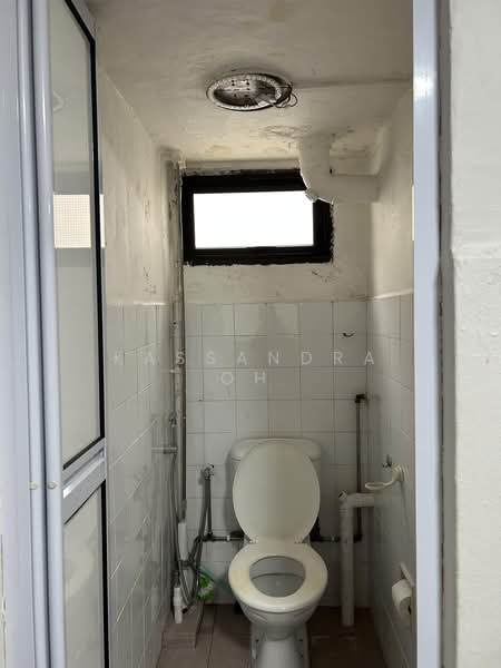 114 Ho Ching Road, 114 Ho Ching Road, 2 Bedrooms, 632 sqft, HDB Flat For Rent, by Kassandra Oh, 500166755 - Bathroom - PropertyGuru.com.sg