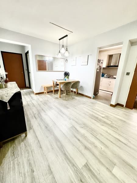 815A Choa Chu Kang Avenue 7, 815A Choa Chu Kang Avenue 7, 3 Bedrooms, 1,001 sqft, HDB Flat For Sale, by Nirna Sarnin, 500166760 - Dining - PropertyGuru.com.sg
