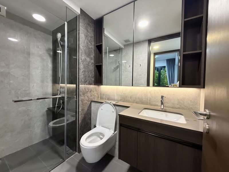 Tembusu Grand, 96 Jalan Tembusu, 2 Bedrooms, 743 sqft, Condominium For Sale, by Elaine Teo, 500166763 - Bathroom - PropertyGuru.com.sg