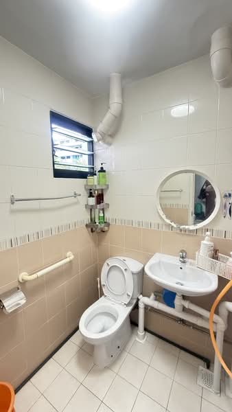 119 Marsiling Rise, 119 Marsiling Rise, 3 Bedrooms, 990 sqft, HDB Flat For Rent, by Simon Tong, 500166764 - Bathroom - PropertyGuru.com.sg