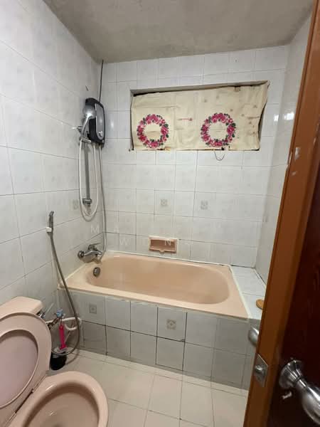 Balestier Regency, 4 Jalan Ampas, Room Rental, 180 sqft, Apartment For Rent, by Malcolm Wong, 500166766 - Bathroom - PropertyGuru.com.sg