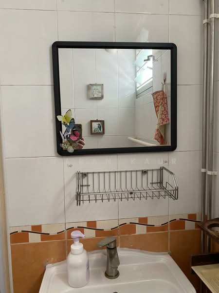 118 Ang Mo Kio Avenue 4, 118 Ang Mo Kio Avenue 4, 2 Bedrooms, 947 sqft, HDB Flat For Rent, by Sharan Kaur, 500166778 - Bathroom - PropertyGuru.com.sg