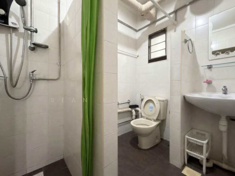632 Choa Chu Kang North 6, 632 Choa Chu Kang North 6, 4 Bedrooms, 1,367 sqft, HDB Flat For Sale, by Sean King Lee, 500166801 - Bathroom - PropertyGuru.com.sg