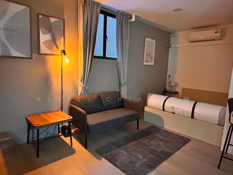 Studio with ensuite at Hamilton Road, Hamilton Road, Room Rental, 204 sqft, Shophouse For Rent, by Alexis Chia 谢慧丽, 500166807 - Living Room - PropertyGuru.com.sg