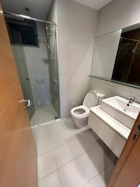 Centro Residences, 59 Ang Mo Kio Avenue 8, 3 Bedrooms, 1,356 sqft, Condominium For Sale, by Jensen Lee, 500166809 - Bathroom - PropertyGuru.com.sg