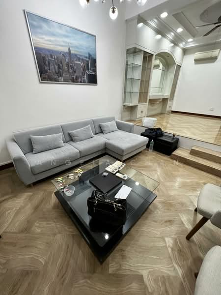 Jalan Arif, Jalan Arif, 5 Bedrooms, 2,850 sqft, Terraced House For Sale, by Angela Chan, 500166820 - Living Room - PropertyGuru.com.sg
