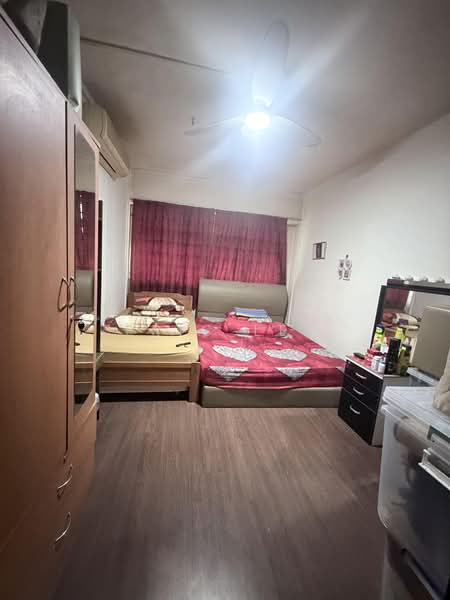 421 Woodlands Street 41, 421 Woodlands Street 41, 3 Bedrooms, 1,140 sqft, HDB Flat For Sale, by Eric Lee, 500166822 - Bedroom - PropertyGuru.com.sg