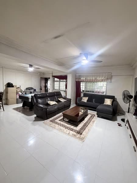 421 Woodlands Street 41, 421 Woodlands Street 41, 3 Bedrooms, 1,140 sqft, HDB Flat For Sale, by Eric Lee, 500166822 - Living Room - PropertyGuru.com.sg