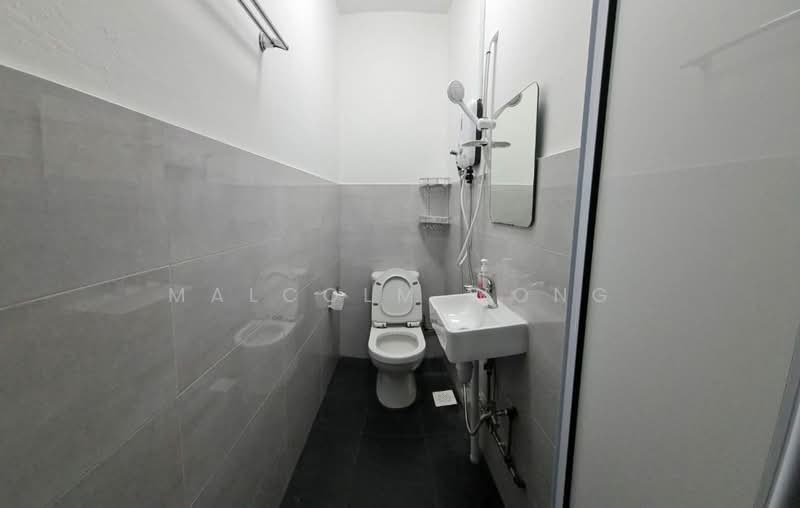 Picardy Gardens, 22A Jalan Pari Burong, Room Rental, 150 sqft, Semi-Detached House For Rent, by Malcolm Wong, 500166827 - Bathroom - PropertyGuru.com.sg
