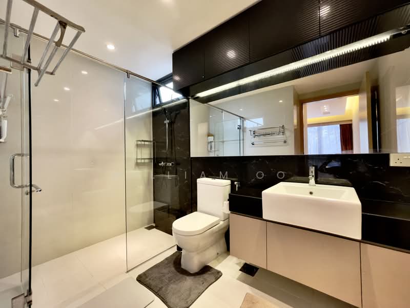 Esparina Residences, 115 Compassvale Bow, 3 Bedrooms, 1,066 sqft, Executive Condominium For Rent, by William Oo, 500166834 - Master Bathroom - PropertyGuru.com.sg