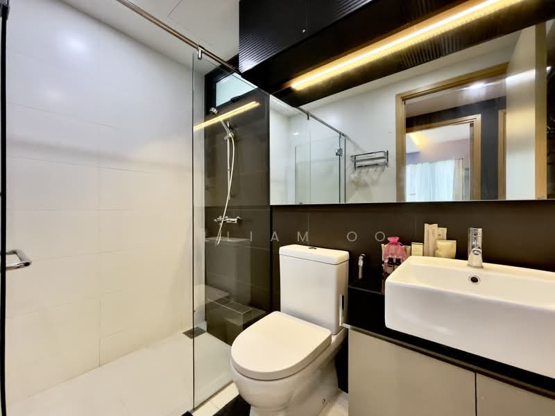 Esparina Residences, 115 Compassvale Bow, 3 Bedrooms, 1,066 sqft, Executive Condominium For Rent, by William Oo, 500166834 - Common Bathroom - PropertyGuru.com.sg
