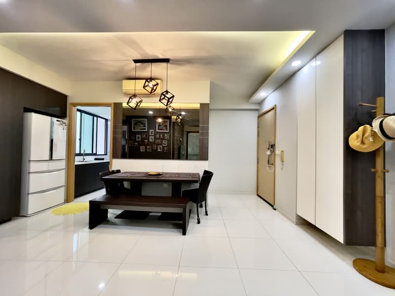 Esparina Residences, 115 Compassvale Bow, 3 Bedrooms, 1,066 sqft, Executive Condominium For Rent, by William Oo, 500166834 - Dining Room - PropertyGuru.com.sg