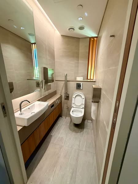 8 Robinson, 8 Robinson Road, 4,921 sqft, Office For Rent, by Siew Boon, 500166841 - Bathroom - CommercialGuru.com.sg