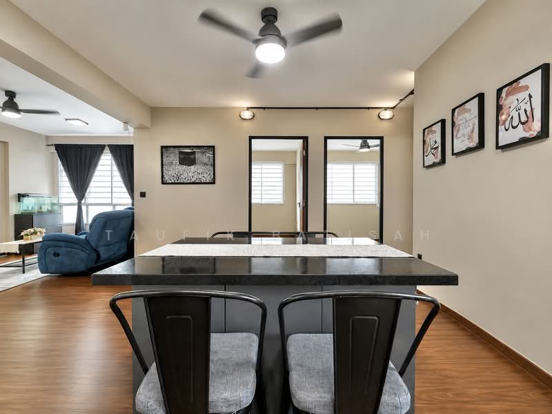 216B Boon Lay View, 216B Boon Lay Avenue, 3 Bedrooms, 1,011 sqft, HDB Flat For Sale, by Taufik Batisah, 500166844 - Dining Area - PropertyGuru.com.sg
