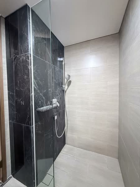 Parc Esta, 822 Sims Avenue, 2 Bedrooms, 829 sqft, Condominium For Rent, by Natalie Khor, 500166855 - Bathroom - PropertyGuru.com.sg