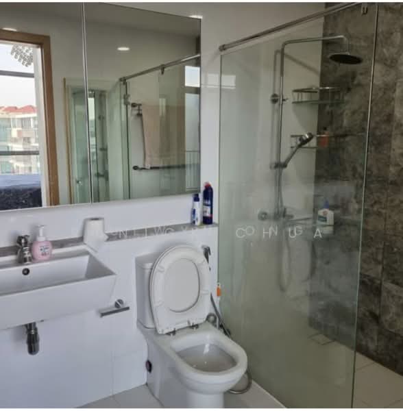 Eight Courtyards, 2 Canberra Drive, 1 Bedroom, 549 sqft, Condominium For Sale, by Renick Chua, 500166862 - Bathroom - PropertyGuru.com.sg