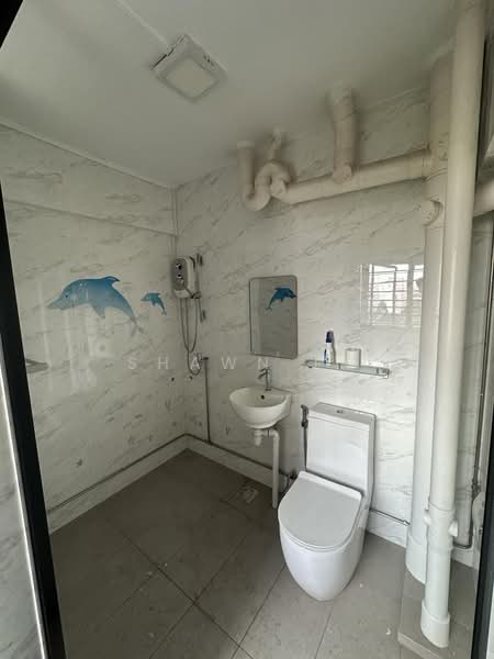 325 Jurong East Street 31, 325 Jurong East Street 31, 4 Bedrooms, 1,518 sqft, HDB Flat For Rent, by Shawn Eu, 500166875 - Bathroom - PropertyGuru.com.sg