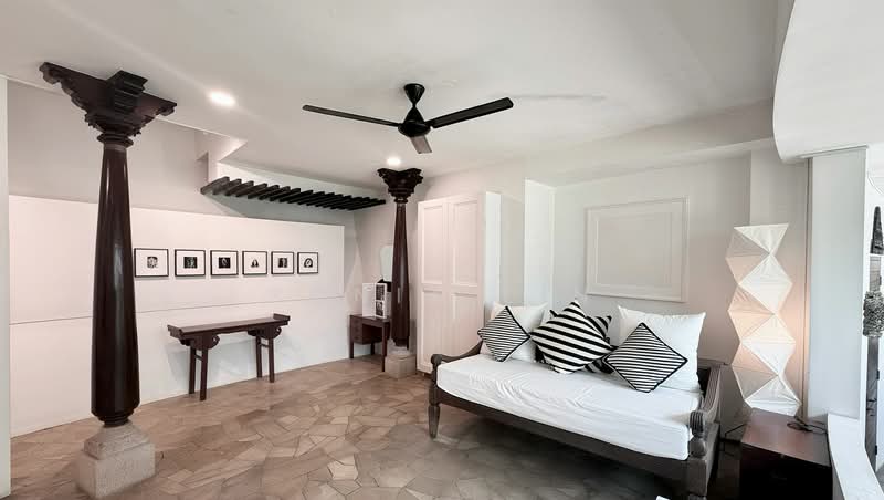 Cheap GCB Selling below Bank Value at Brizay Park, Brizay Park, Old Holland Road, Wilby Road, 8 Bedrooms, 9,000 sqft, Good Class Bungalow For Sale, by Sonia Lin, 500166898 - Foyer area - PropertyGuru.com.sg