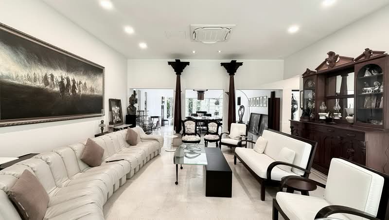 Cheap GCB Selling below Bank Value at Brizay Park, Brizay Park, Old Holland Road, Wilby Road, 8 Bedrooms, 9,000 sqft, Good Class Bungalow For Sale, by Sonia Lin, 500166898 - Living Room - PropertyGuru.com.sg