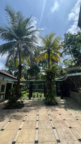 Cheap GCB Selling below Bank Value at Brizay Park, Brizay Park, Old Holland Road, Wilby Road, 8 Bedrooms, 9,000 sqft, Good Class Bungalow For Sale, by Sonia Lin, 500166898 - Exterior - PropertyGuru.com.sg