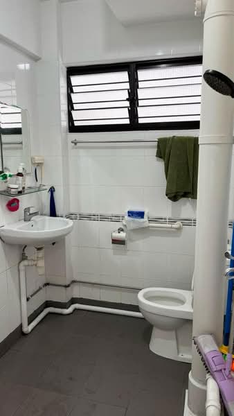 112 Bukit Purmei Road, 112 Bukit Purmei Road, 3 Bedrooms, 1,109 sqft, HDB Flat For Sale, by Johnson Ooi, 500166905 - Bathroom - PropertyGuru.com.sg