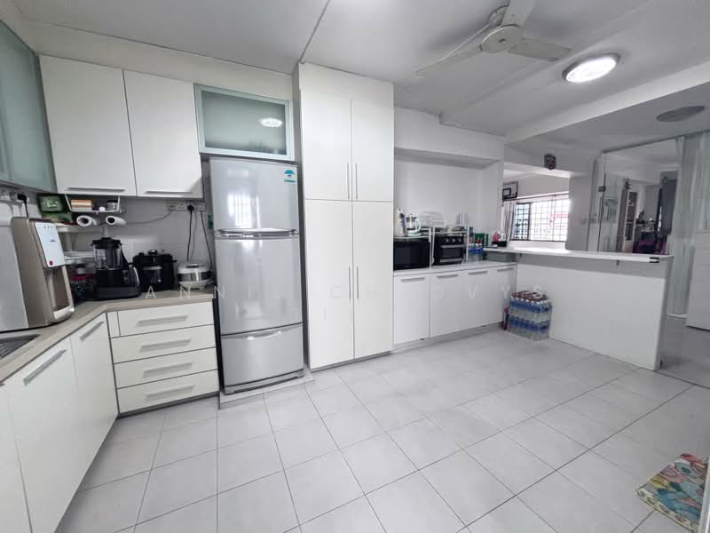 880 Woodlands Street 82, 880 Woodlands Street 82, 4 Bedrooms, 1,323 sqft, HDB Flat For Sale, by Annie Cheovys Tiew, 500166911 - Kitchen - PropertyGuru.com.sg