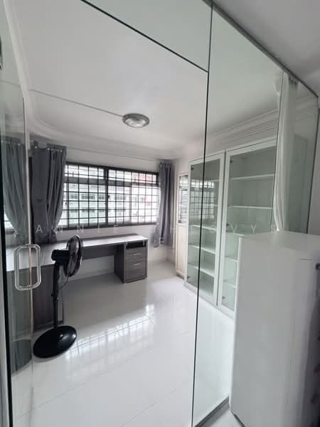 880 Woodlands Street 82, 880 Woodlands Street 82, 4 Bedrooms, 1,323 sqft, HDB Flat For Sale, by Annie Cheovys Tiew, 500166911 - Study - PropertyGuru.com.sg