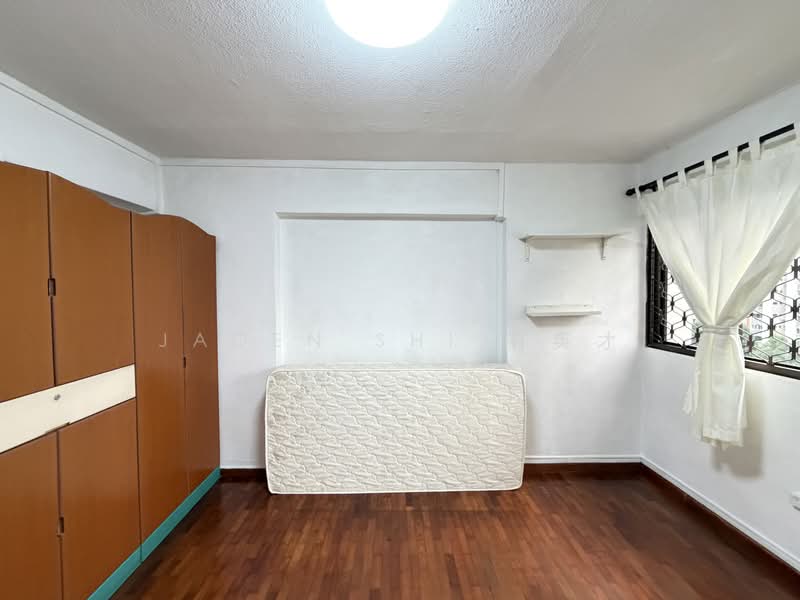 337 Clementi Avenue 2, 337 Clementi Avenue 2, Room Rental, 200 sqft, HDB Flat For Rent, by Jaden Shi 石英才, 500166912 - Bedroom - PropertyGuru.com.sg