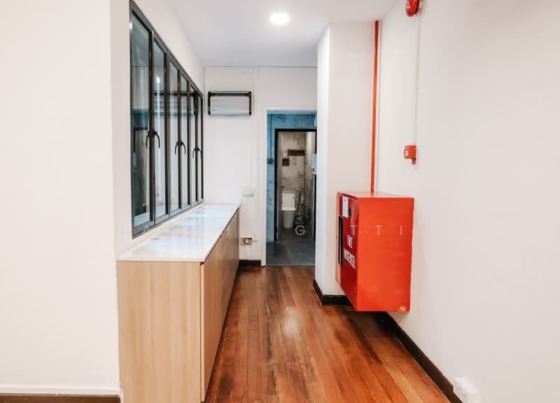 Prime Whole Floor Commercial Space for Lease at Tanjong Pagar Road, , 1,220 sqft, Office For Rent, by Nantha Gattie, 500166924 - Corridor - CommercialGuru.com.sg